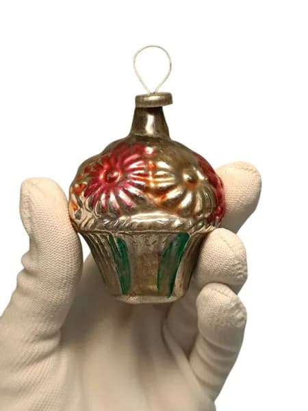 Советская винтажная елочная игрушка, Корзина с цветами. Сделано в СССР.