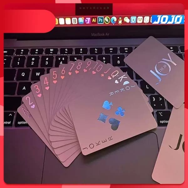 Карточная игра бестселлера Дуара Макрондиньо