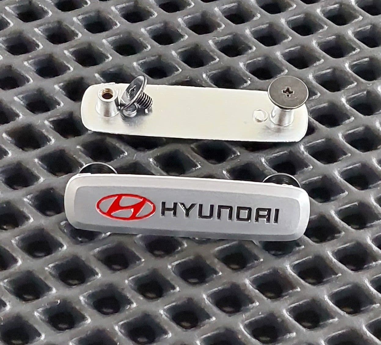 Шильдик для автомобильных ковриков Hyundai Хендай (4 шт.)