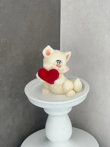Шоколадная фигурка на торт