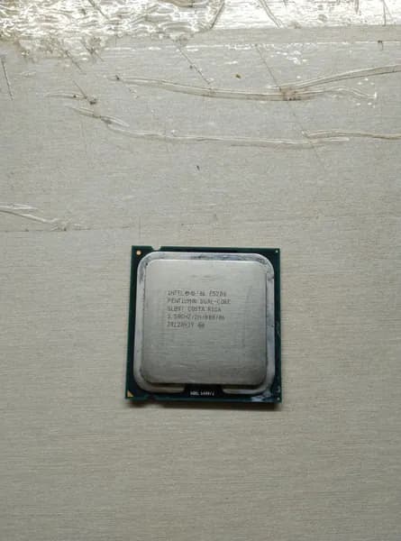 Процессор Процессор Intel Pentium Dual-Core E5200 BOX (без кулера)