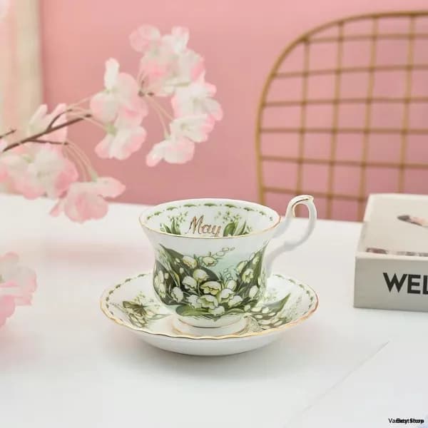 Чайная пара Royal Albert. Серия "Цветок месяца". Англия. Костяной фарфор. Клеймо 70-е гг. Сузуран в мае