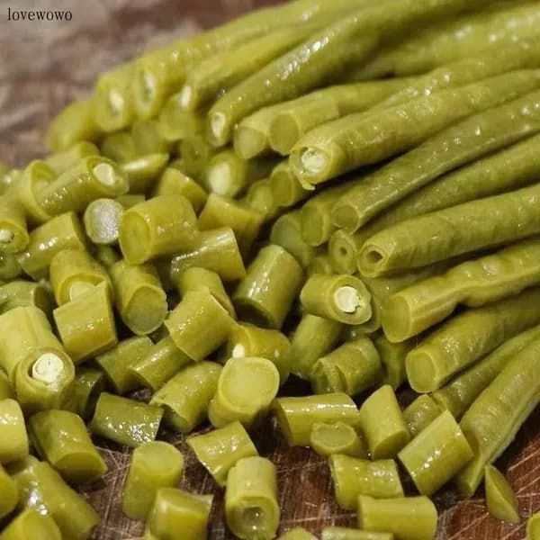Аутентичная маринованная фасоль, квашеная капуста, готовая закуска