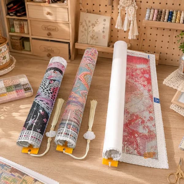 Держатель для канвы для алмазной вышивки и крестика с тремя роликами и кисточкой