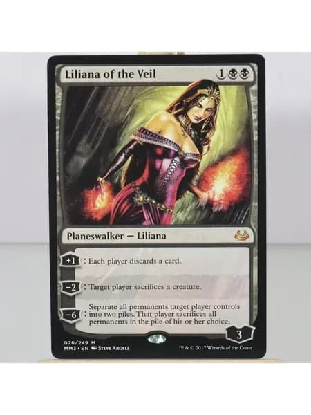 Высококачественная игровая карта Magic The Gathering, подходящая для семейных и дружеских посиделок, поставляется в прозрачном наборе.