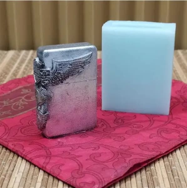 Силиконовая форма "Зажигалка 3D" 5,8 х 4,2 х 1,8 см