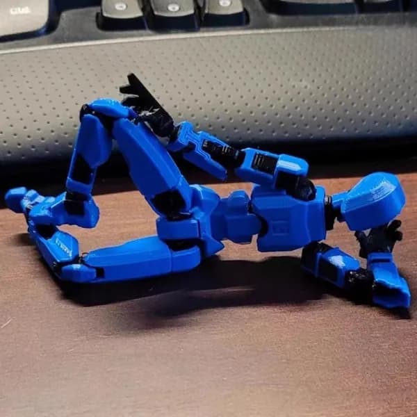 Гибкая 3D-печать: фигурка робота T13 с полным набором подвижных суставов и сменными руками и оружием, синяя