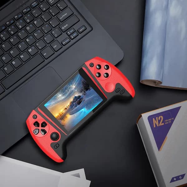 Портативная игровая консоль с 3,5-дюймовым экраном и 500 встроенными играми
