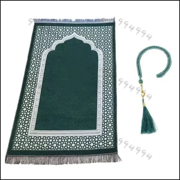 Качественный намазник, молитвенный коврик, четки тасбих и prayer mat приобретается в комплекте.