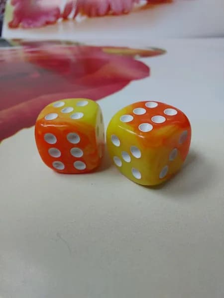 Кyбик игральный 12 мм 2 шт