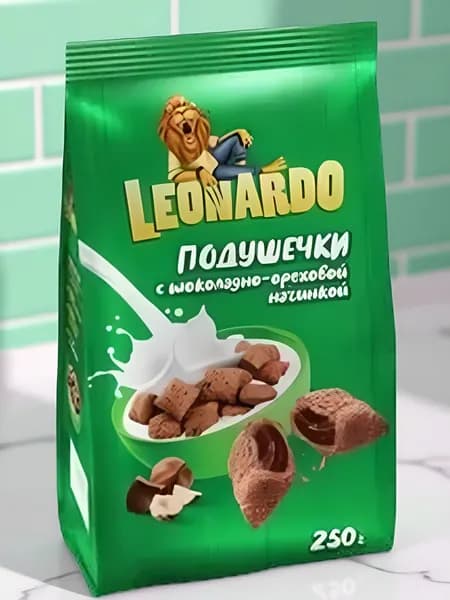 Готовый сухой завтрак Leonardo Хрустящие шоколадные подушечки с начинкой из фундучной пасты с какао, покрытые хрустящей глазурью, 250 гр, Россия
