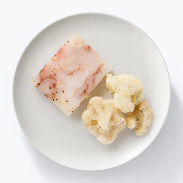 Минтай филе с овощами в оливковом масле 200 г, Ozon fresh