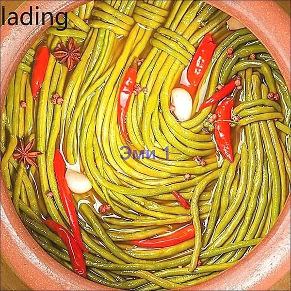 Кисло-острая закуска, фасованная стручковая фасоль, домашняя кулинария, традиционный рассол