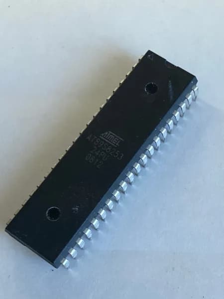 Микроконтроллер AT89S8253-24PU (DIP-40)