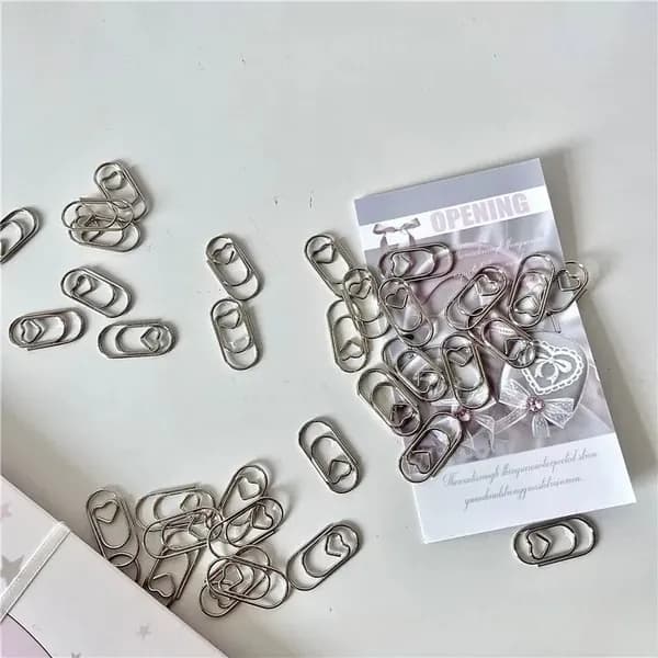 Серебряная скрепка для бумаги "любовь"