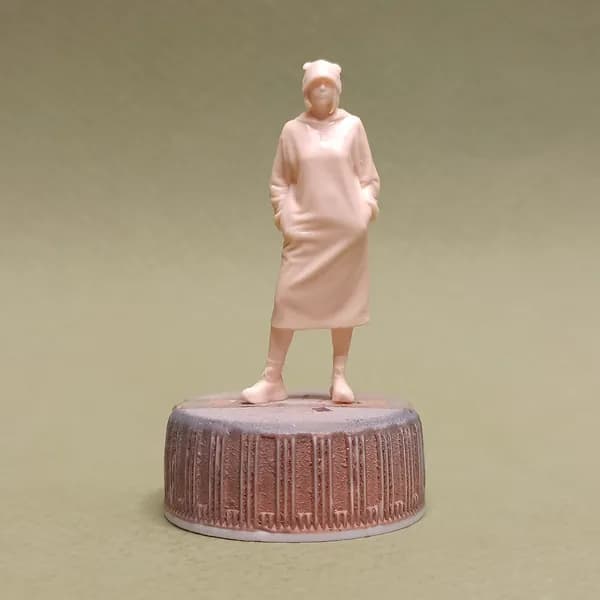 Лена. Фигурка в масштабе 1:43.