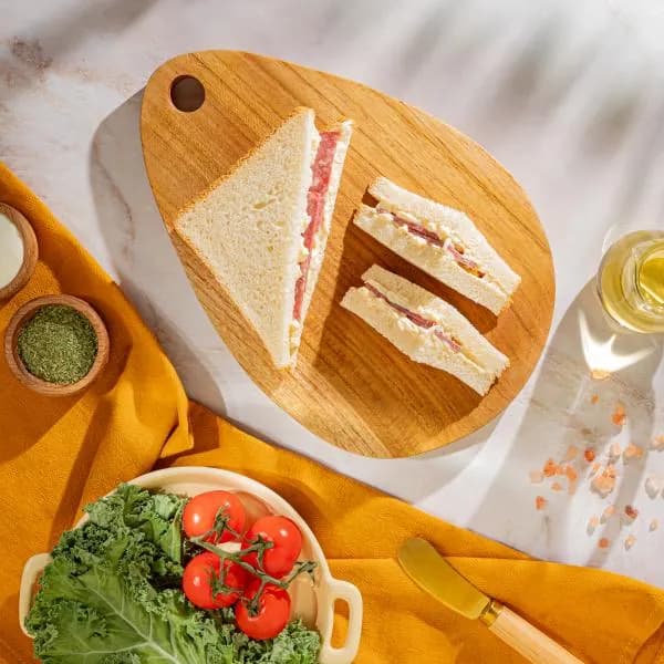 Сэндвич с салями ветчиной и сыр М Кухня 150г