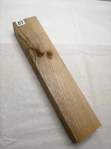 Брусок из ореха