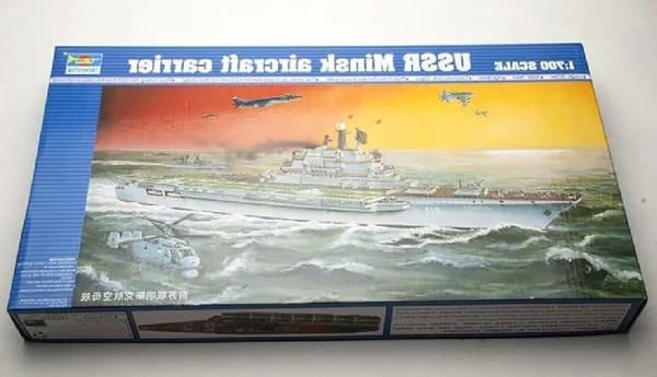 Trumpeter 1/700 05703 СССР Авианосец Минск Корабль 1 pcs