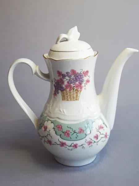 Винтажный кофейник "Виноградная лоза" . Фарфор, Kahla. Германия, 1970-1980 (Объем: 650 мл)
