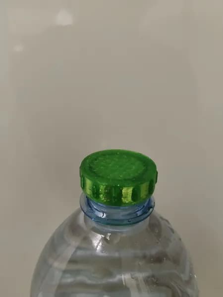 Насадка-лейка на бутылку для полива