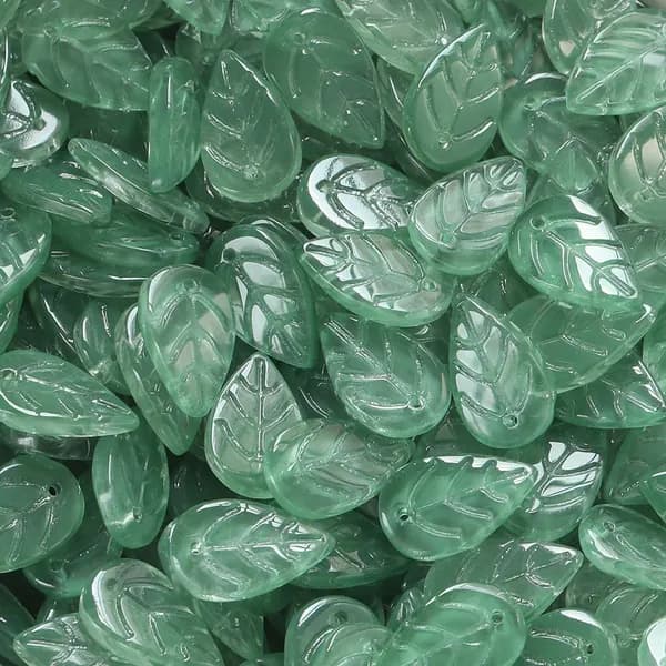 Бусины для рукоделия "Листочки" стекло, 18x11мм, цвет зеленый, 10 штук