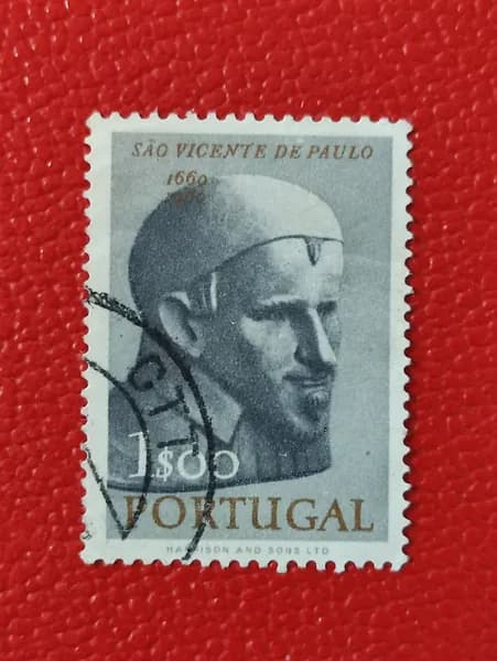 Марки Португалия 1963. "300-я годовщина со дня смерти святого Винсента де Поля". Редкость. Гашение - См фото