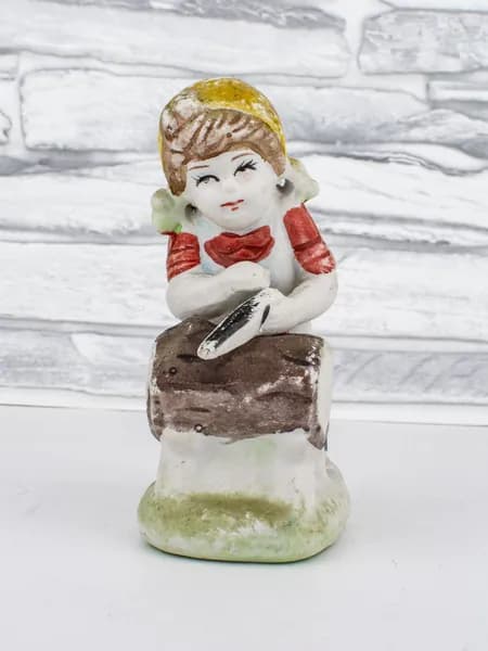 Немецкая фарфоровая статуэтка Goebel "Девочка с пилой", фарфор бисквит, 1970-е гг.