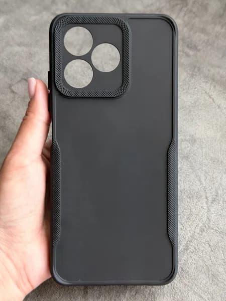 Чехол на Realme Realme C51 / C53 / Realme Note 50 черный с нескользящими боками