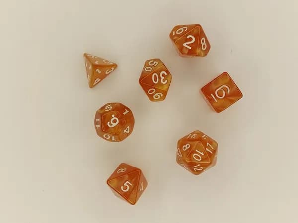 Кости игральные, Дайсы для Dungeons & Dragons, кубики для DnD (ДнД) 7 шт. карамель