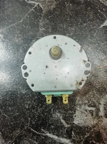 Двигатель вращения поддона микроволновой печи 6549W1S011E 21VAC 2,5/3 RPM 3W. Товар уцененный