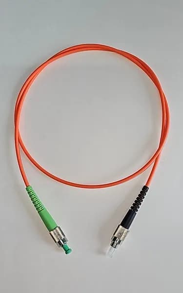 Шнур оптический (simplex) pc FC/APC-FC/UPC 50/125 OM2 simplex LSZH 2m 3.0mm