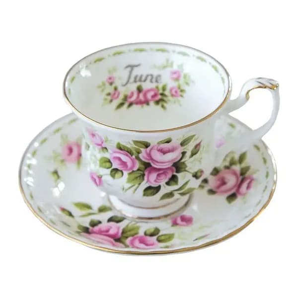 Чайная пара Royal Albert. Серия "Цветок месяца". Англия. Костяной фарфор. Клеймо 70-е гг. Сузуран в мае