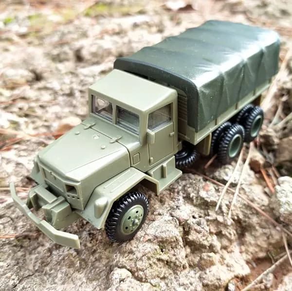 Сборная модель автомобиля армейский грузовик армии США М35 1/72