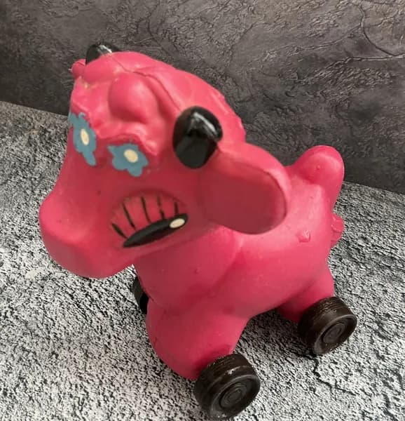 Винтажная игрушка СССР - Овечка на колёсиках (пластиковая)