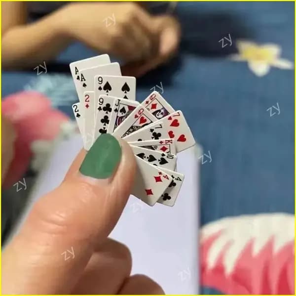 Карты игральные мини 1х1.5 см
