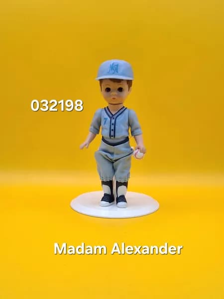 Коллекционная кукла Madame Alexander McDonalds 032198