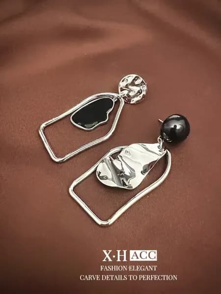 Серьги асимметричные