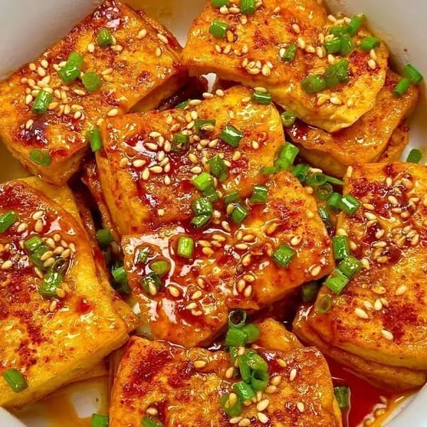 Тигровые тофу с сочной начинкой, хунаньская закуска, имитация вонючих тофу Чанши,