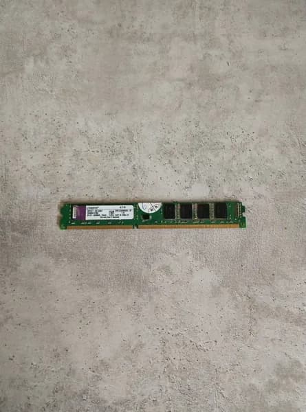 Оперативная память Оперативная память DDR3 2Gb KVR133303N9/2G SP DDR3, 1 x 2 ГБ (KVR133303N9/2G SP)