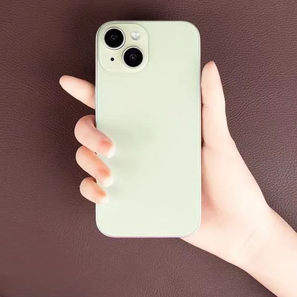 Желтый муляж iPhone 15 (черный экран)