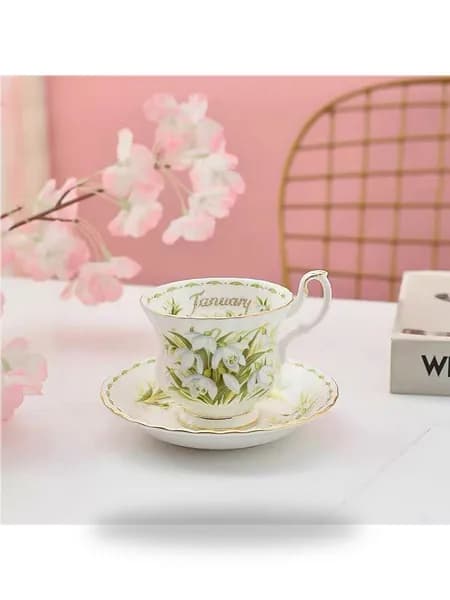 Чайная пара Royal Albert, серия "Цветок месяца", ландыш (январь), костяной фарфор, позолота