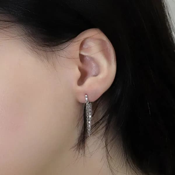 Моносерьга BALTSILVER из серебра с цепочками