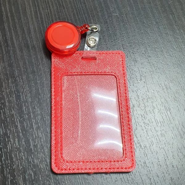 Держатель для проездного, пропуска, бейджа, чехол для карт с рулеткой (красный)