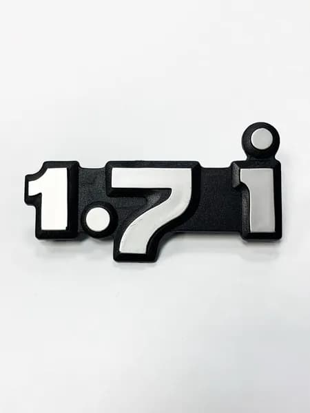 Эмблема (шильдик/ значок) "1.7 i" задняя на крышку багажника для НИВА/ ВАЗ 21213-214