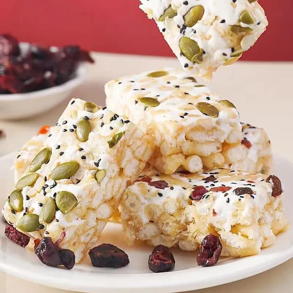 Чак-чак с орехами и кусочками фруктов, молочный крем, мягкий десерт для отдыха