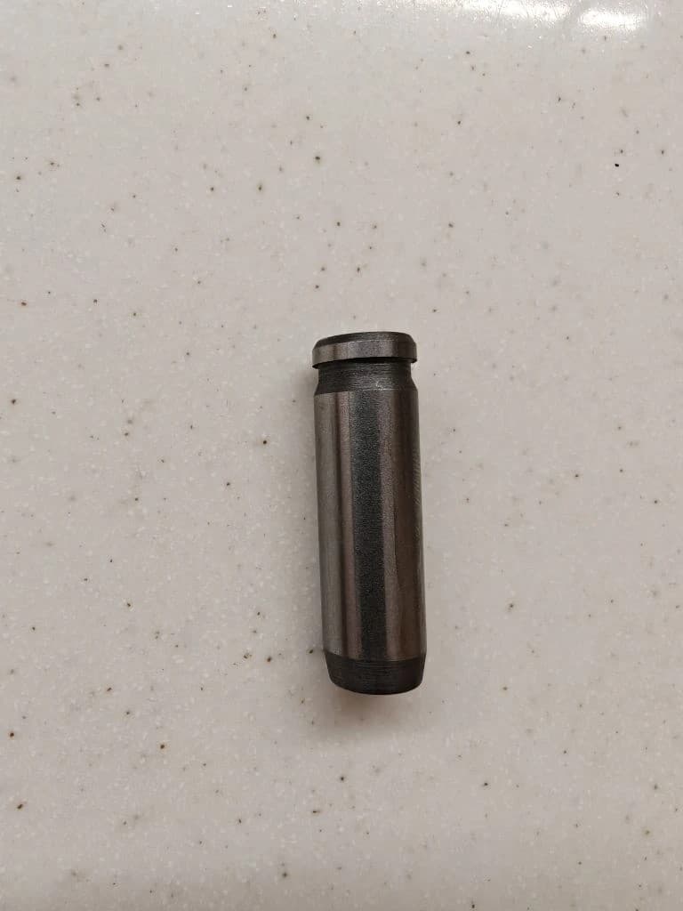Направляющая клапана Kubota D1005/V1505/V3307/V3600/V3800 - 16261-13540