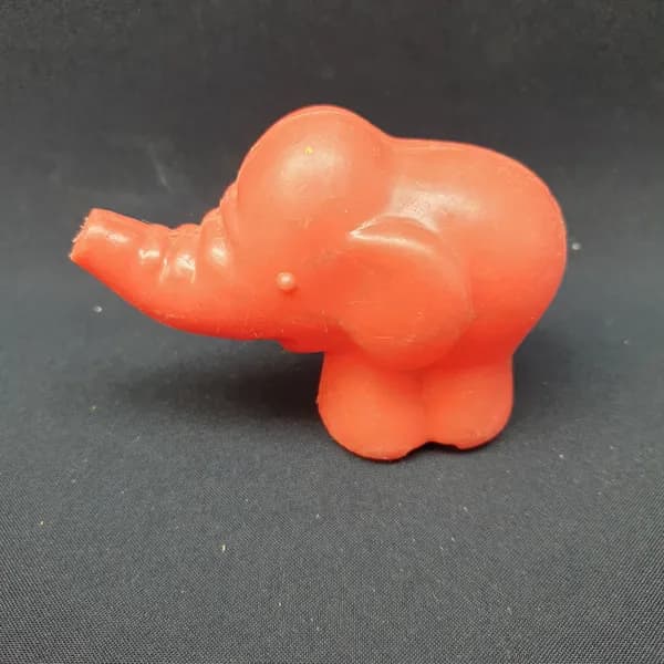 Игрушка винтажная, СССР. Резиновая фигурка слона красного цвета для детской игры