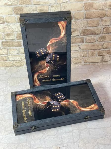 Нарды большие деревянные со стеклом "Жизнь - Игра", размер 60х60 см, подарочные нарды, обтянуты экокожей премиум класса, стеклянное игровое поле