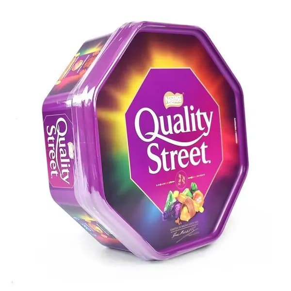 Эксклюзивный ассортимент из 11 вкусов шоколадных конфет Nestle Quality Street общим весом 600 грамм предлагается к выбору